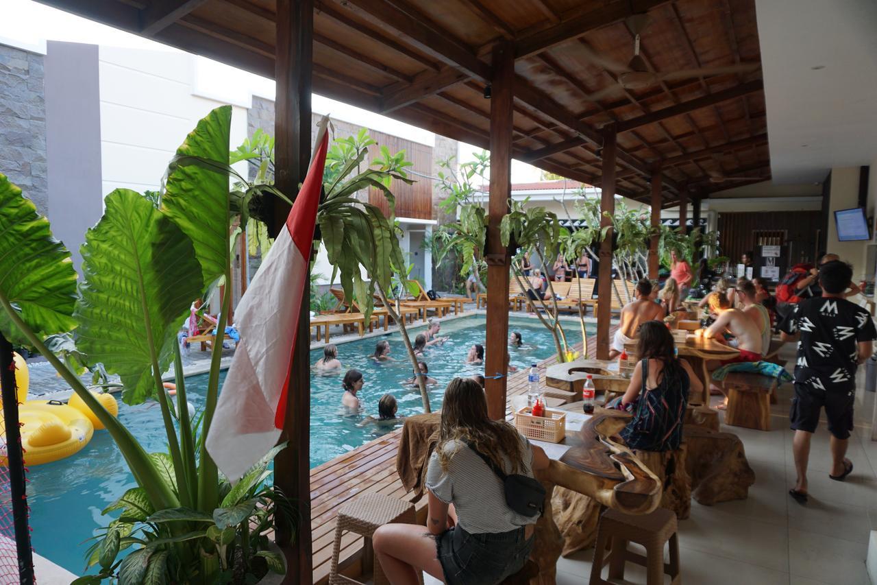 Atlas Gili Party Hostel Джили Трауанган Екстериор снимка