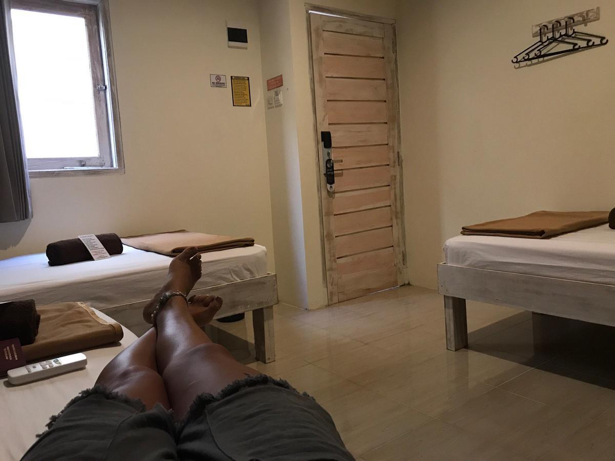 Atlas Gili Party Hostel Джили Трауанган Екстериор снимка