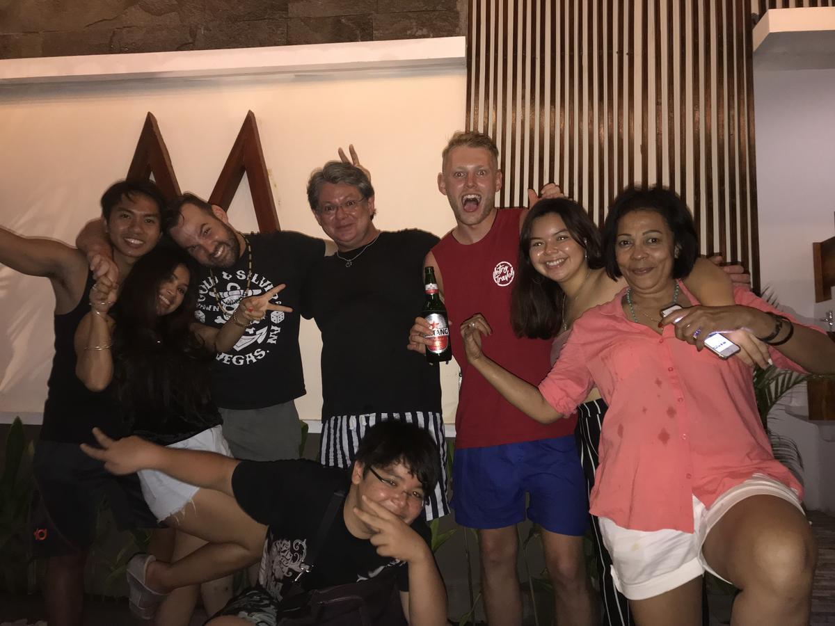 Atlas Gili Party Hostel Джили Трауанган Екстериор снимка