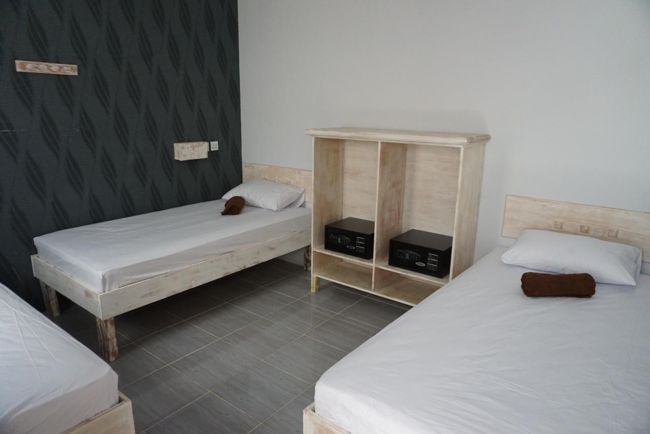 Atlas Gili Party Hostel Джили Трауанган Екстериор снимка