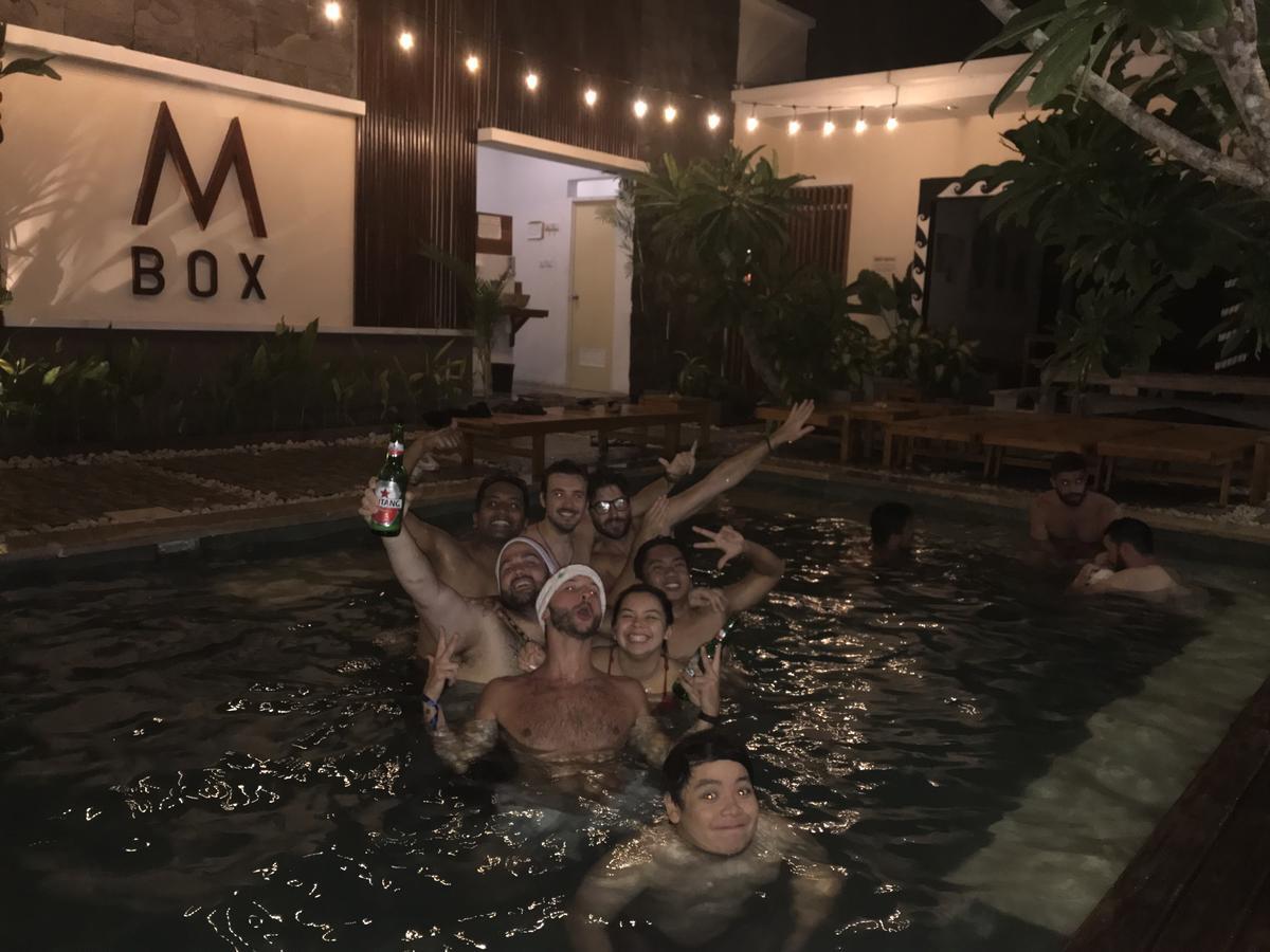 Atlas Gili Party Hostel Джили Трауанган Екстериор снимка