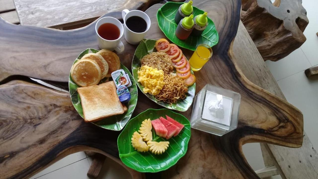 Atlas Gili Party Hostel Джили Трауанган Екстериор снимка
